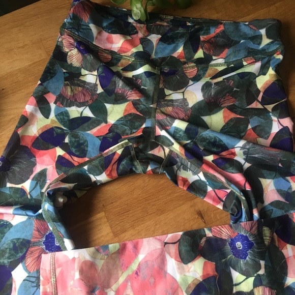 *SOLD* Anthropologie Pure + Good floral leggings - Picture 6 of 8